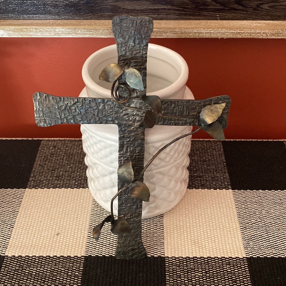 NEW HANDCRAFTED METAL CROSS
